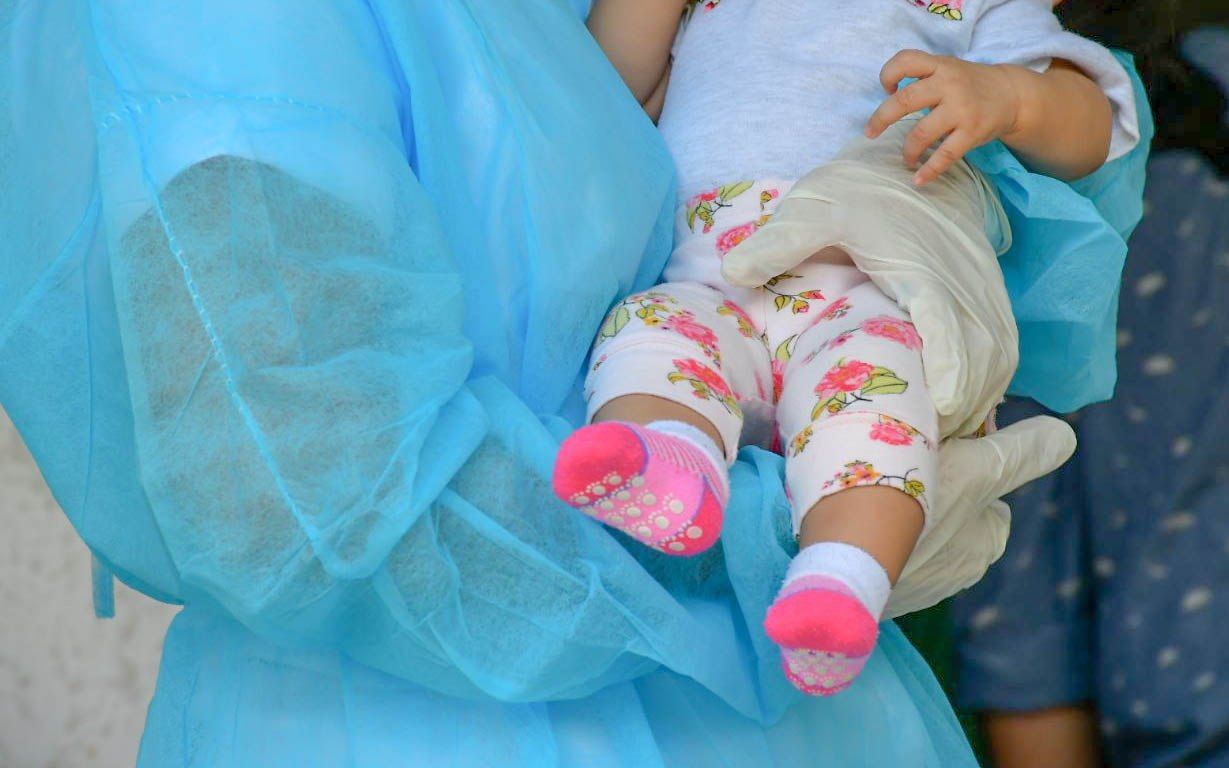 Bebé de tres meses y 7 personas más reciben el alta del Centro de Cuido Especializado bebe-de-tres-meses-y-7-personas-mas-reciben-el-alta-del-centro-de-cuido-especializado